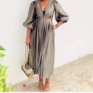 Pleated MIDI Length Classic Number with puffed sleeves